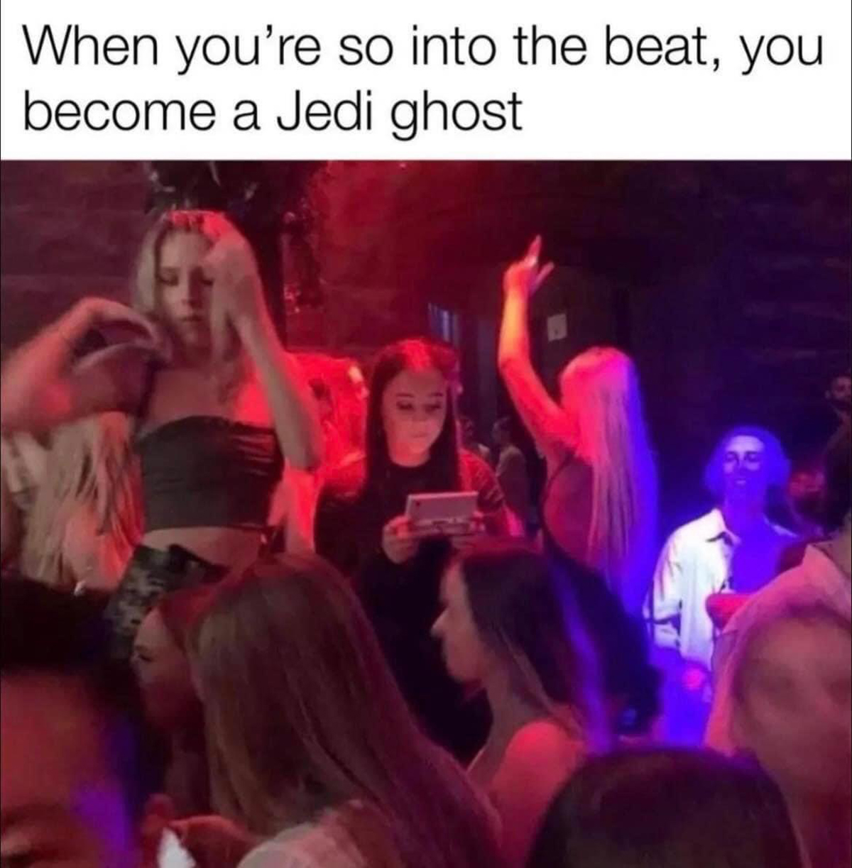 39 Twitter Memes That Would Win The Cage Fight